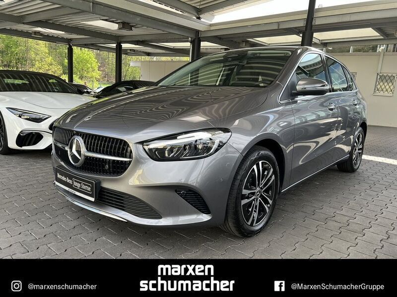 Grau Gebraucht 2023 Mercedes B250e Van / Kleinbus | 33.880 € (Teuer) - Bild 1/4