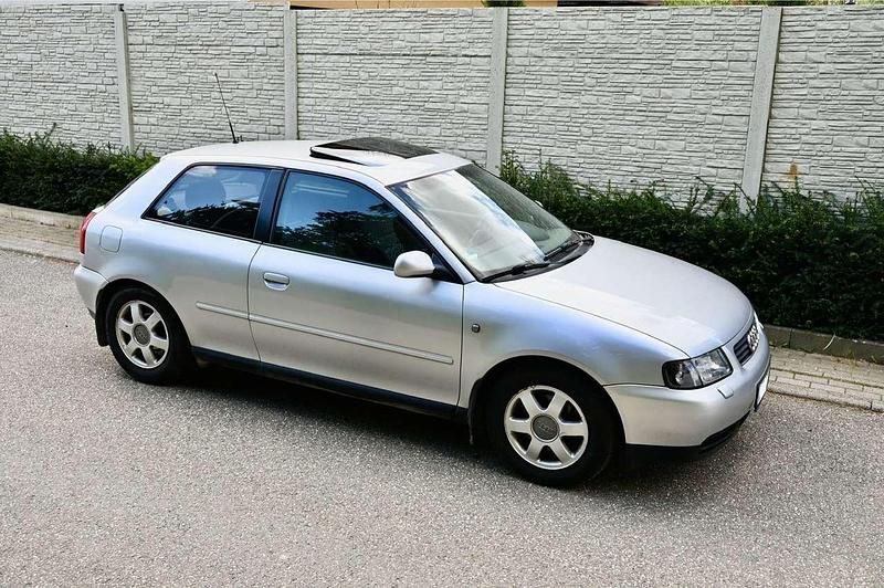 Second-hand Audi A3 179 CP (131 kW) 2000 Argintiu Hatchback