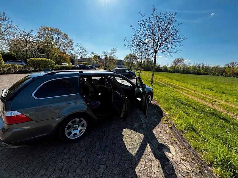 Gebraucht BMW 525 170 PS (125 kW) 2004 Silber Kombi