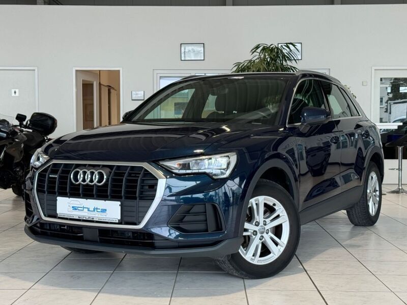 Kosmosblau metallic (metallic) Gebraucht 2019 Audi Q3 S-Line SUV | 26.950 € (Superpreis) - Bild 1/4
