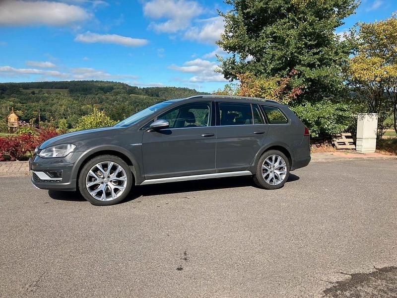 Grau Gebraucht 2016 VW Golf Alltrack Kombi | 13.800 € (Fairer Preis) - Bild 1/4
