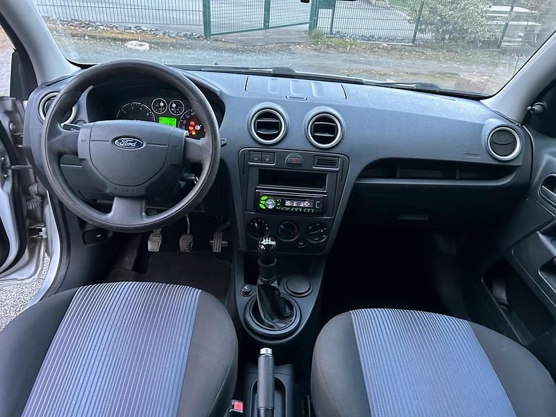 Gebraucht Ford Fusion 80 PS (58 kW) 2005 Silber Kleinwagen