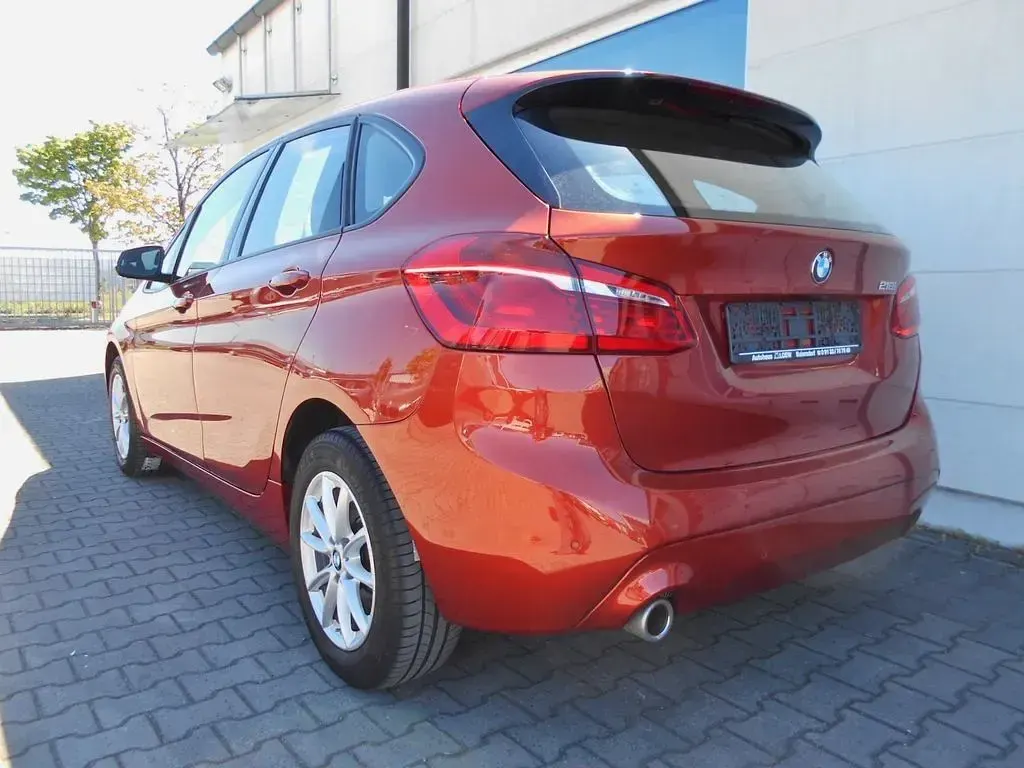 Gebraucht BMW 218 Active Tourer 140 PS (102 kW) 2019 Orange Van / Kleinbus