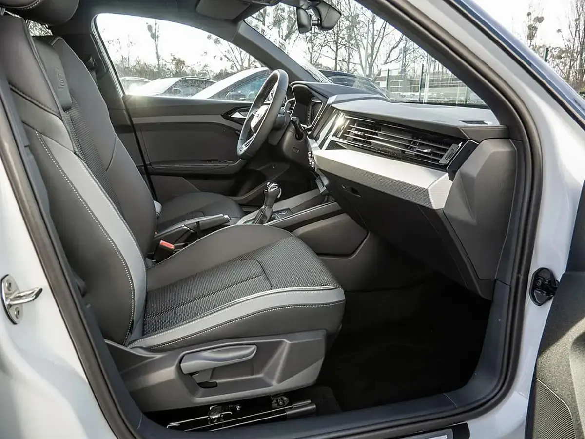 Gebraucht Audi A1 Sport 116 PS (85 kW) 2026 Gletscherweiss SUV