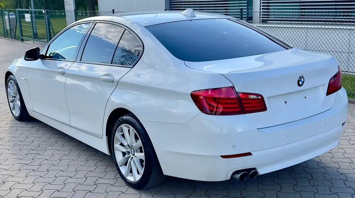 Gebraucht BMW 520 184 PS (135 kW) 2013 Weiß Limousine