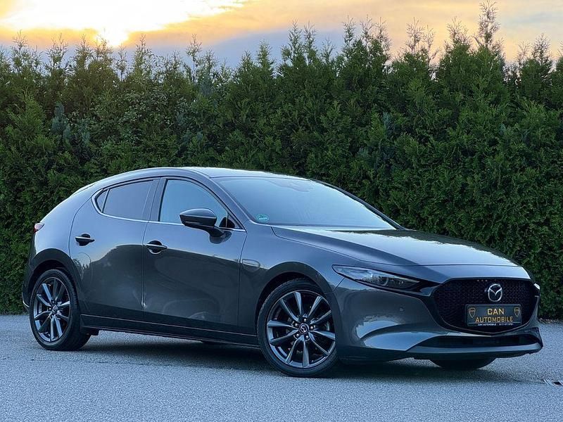 Grau Gebraucht 2020 Mazda 3 Selection Limousine | 15.900 € (Guter Preis) - Bild 1/4