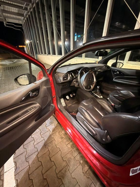 Gebraucht Citroën DS3 Sport Chic 156 PS (114 kW) 2013 Rot Kleinwagen