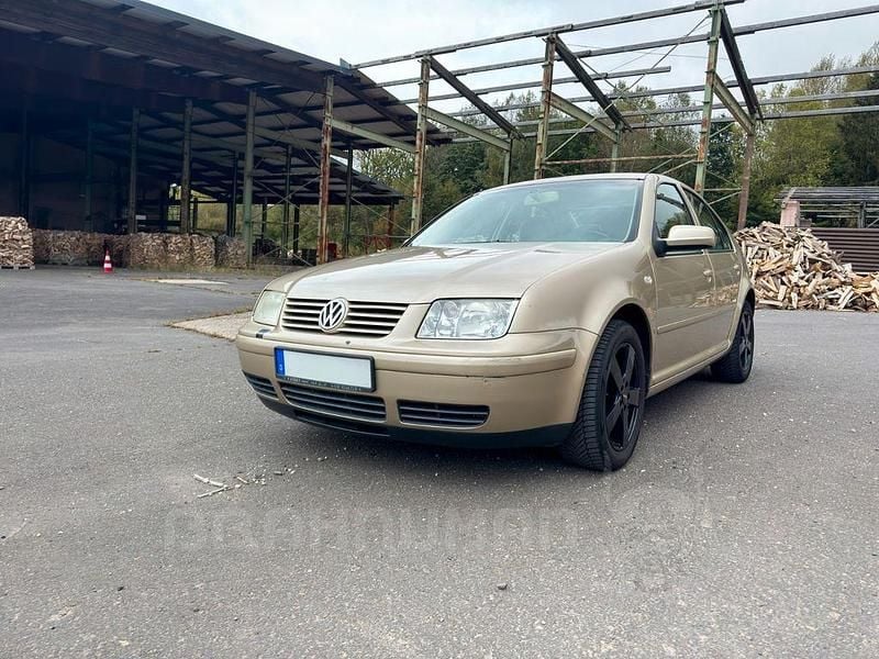 Gold Gebraucht 2003 VW Bora Limousine | 1.450 € (Guter Preis) - Bild 1/4