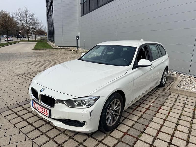 Gebraucht BMW 320 Sport Line 184 PS (135 kW) 2013 Weiß Kombi