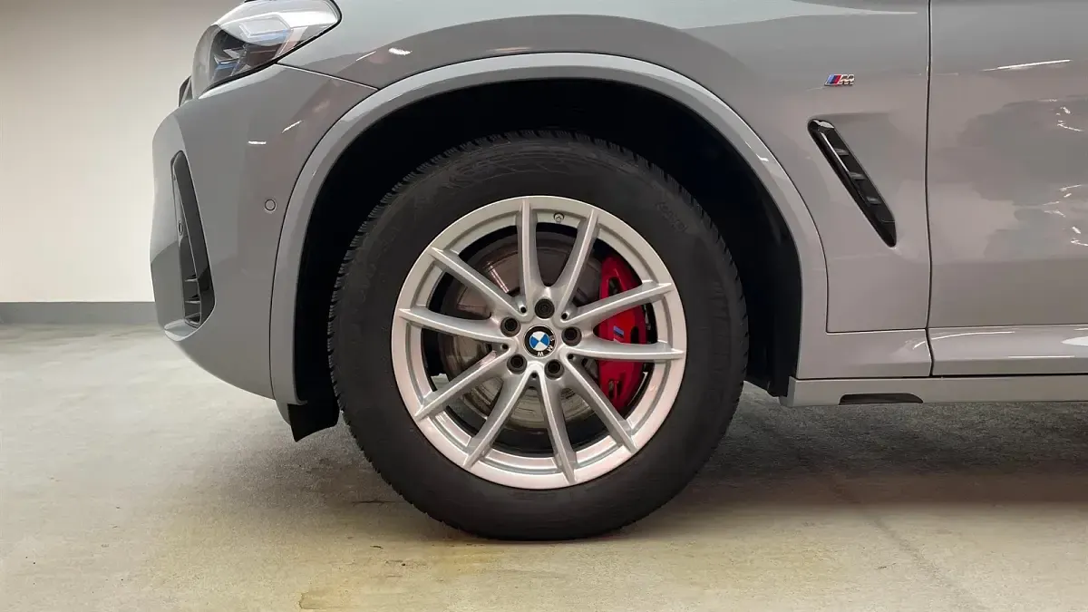 Gebraucht BMW X4 Efficient Dynamics 286 PS (210 kW) 2024 M brooklyn grau metallic SUV