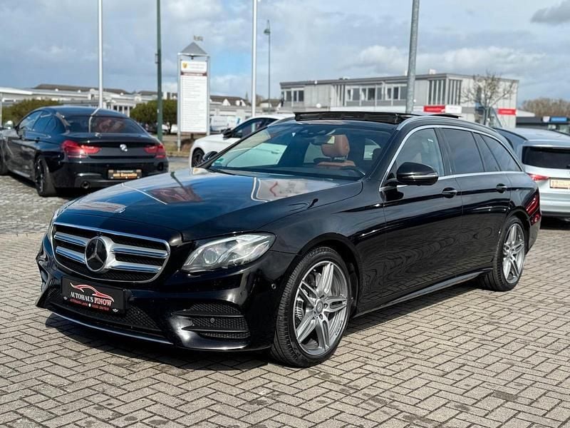 Gebraucht Mercedes E220 AMG 194 PS (142 kW) 2017 Schwarz Kombi
