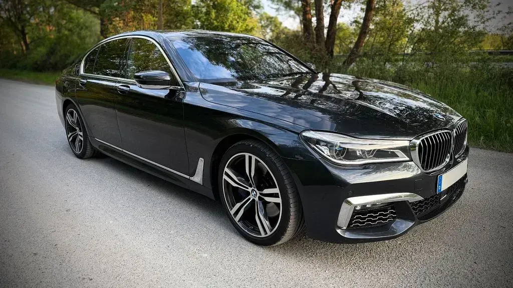 Gebraucht BMW 750 Performance 400 PS (294 kW) 2018 Schwarz Limousine