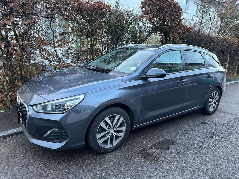 Grau Gebraucht 2020 Hyundai i30 Kombi | 16.000 € (Guter Preis) - Bild 1/4