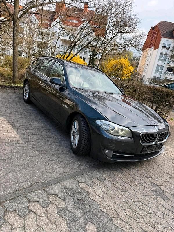 Gebraucht BMW 525 218 PS (160 kW) 2012 Schwarz Kombi