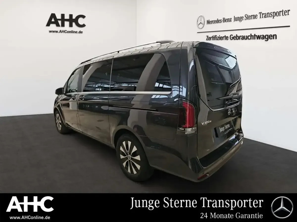 Gebraucht Mercedes V300 237 PS (174 kW) 2025 Grau Van / Kleinbus