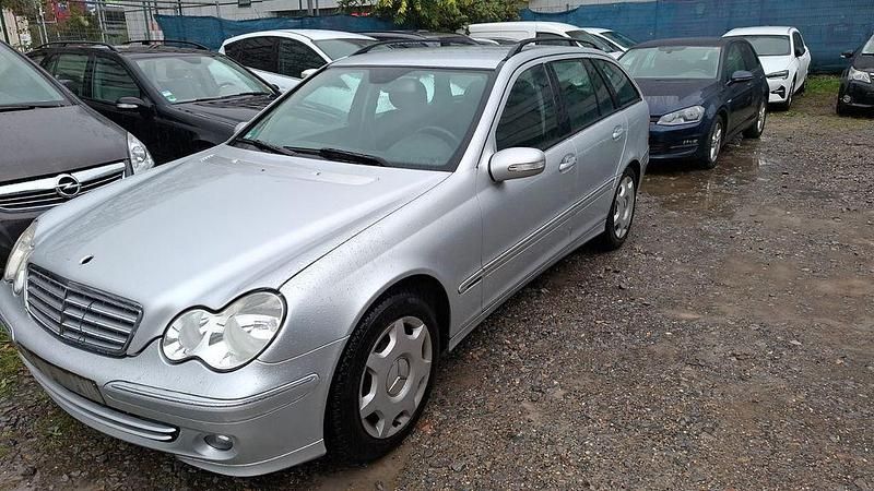 Silber Gebraucht 2006 Mercedes C180 Elegance Limousine | 1.550 € (Superpreis) - Bild 1/4