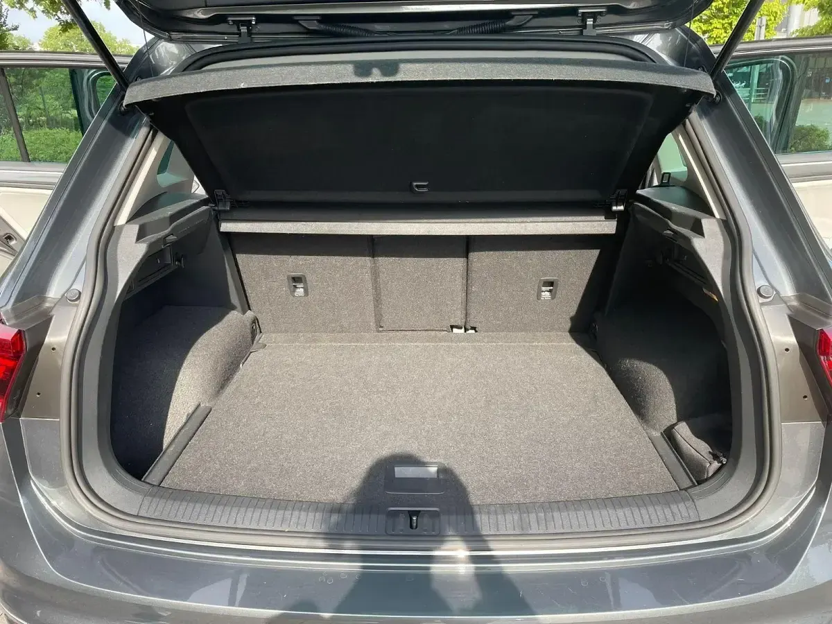 Gebraucht VW Tiguan Highline 150 PS (110 kW) 2016 Grau SUV
