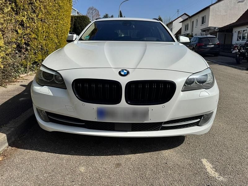 Gebraucht BMW 525 220 PS (161 kW) 2011 Weiß Kombi