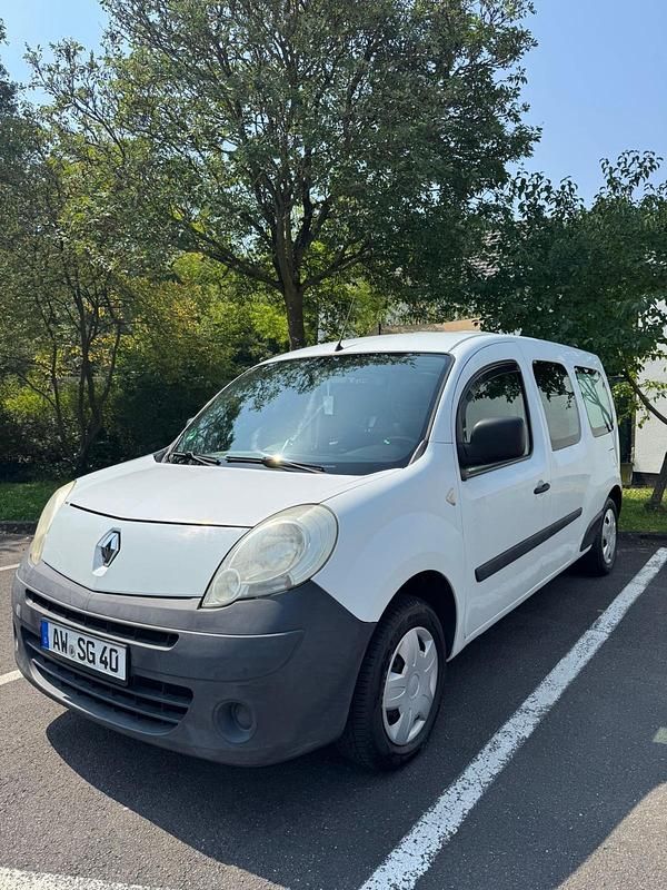Weiß Gebraucht 2011 Renault Kangoo Van / Kleinbus | 5.500 € (Teuer) - Bild 1/4