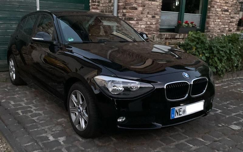 Schwarz Gebraucht 2012 BMW 116 Kleinwagen | 5.490 € (Superpreis) - Bild 1/4