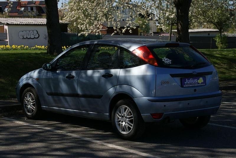 Gebraucht Ford Focus Ambiente 101 PS (74 kW) 2005 Blau Limousine