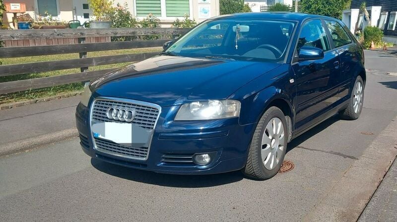 Blau Gebraucht 2006 Audi A3 Ambiente Limousine | 2.800 € (Superpreis) - Bild 1/4