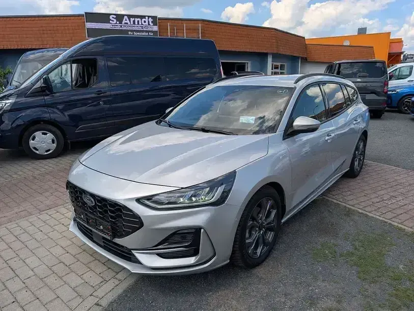 Gebraucht Ford Focus ST-Line X 155 PS (114 kW) 2025 Silber Limousine
