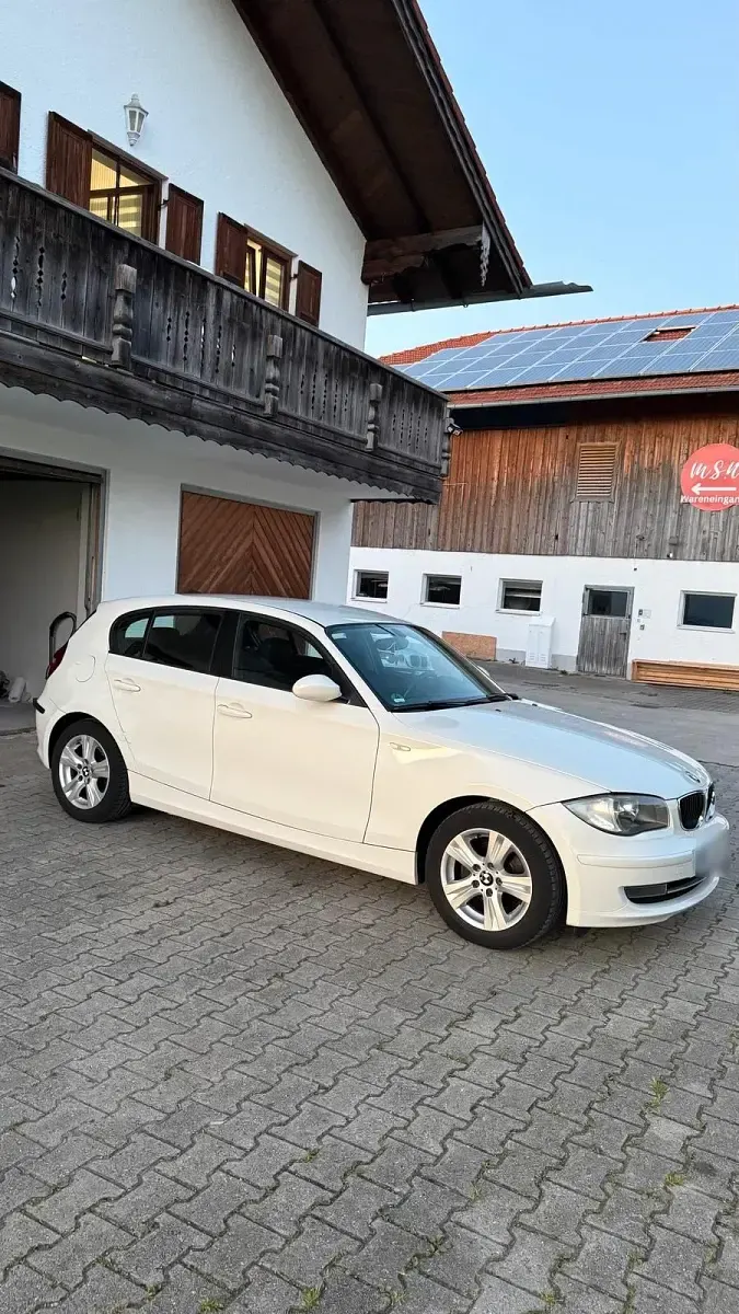 Gebraucht BMW 116 122 PS (89 kW) 2008 Weiß Kleinwagen