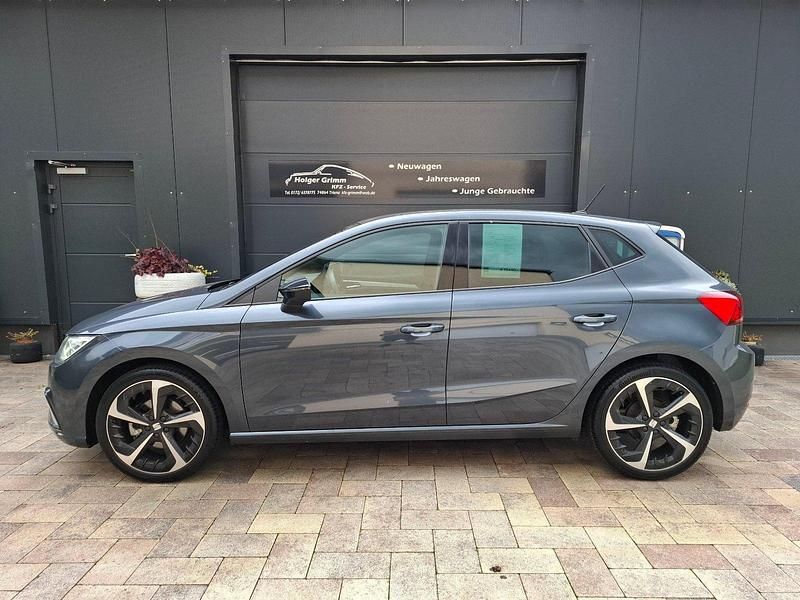 Grau Gebraucht 2024 Seat Ibiza FR Kleinwagen | 19.490 € (Fairer Preis) - Bild 1/4