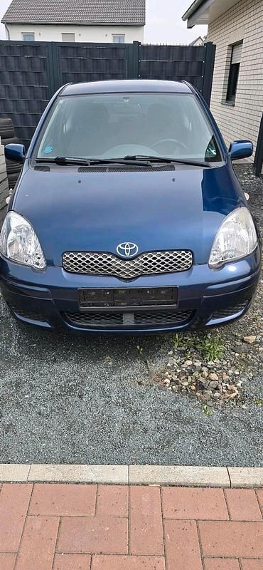 Gebraucht Toyota Yaris 65 PS (47 kW) 2003 Blau Kleinwagen