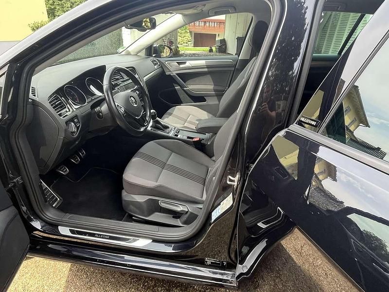 Gebraucht VW Golf VII Allstar 125 PS (91 kW) 2016 Schwarz Kleinwagen
