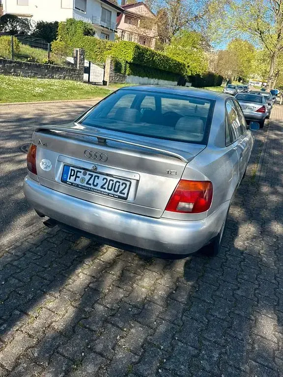 Brugt Audi A4 125 HK (91 kW) 1995 Sølv Sedan