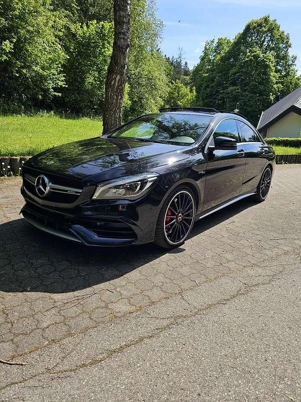 Schwarz Gebraucht 2017 Mercedes CLA45 AMG AMG Coupé | 38.000 € (Teuer) - Bild 1/4