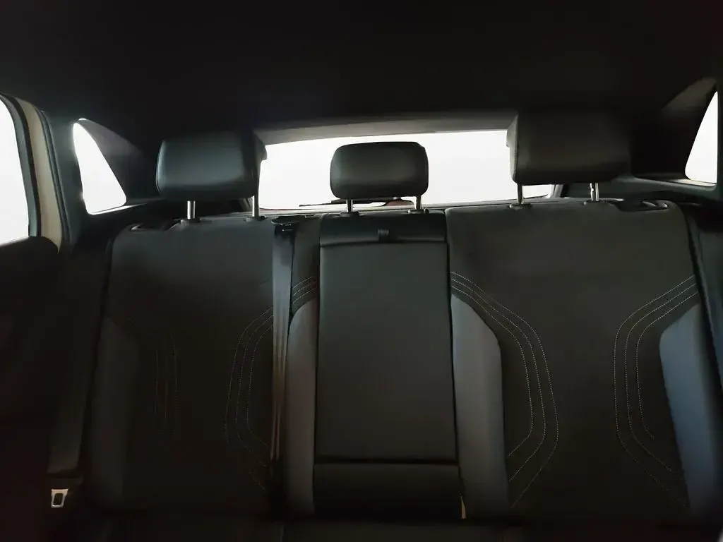 Neu VW ID.4 Pro 210 kW (286 PS) 2026 Gletscherweiß metallic SUV