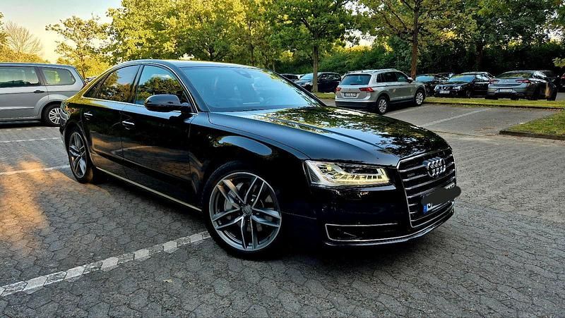 Schwarz Gebraucht 2015 Audi A8 Comfort Limousine | 28.599 € (Fairer Preis) - Bild 1/4