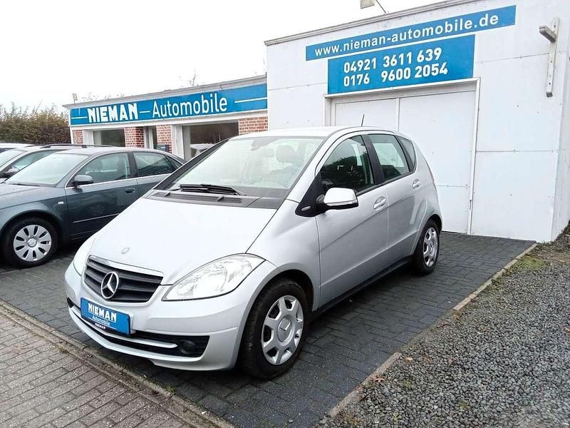 Silber Gebraucht 2011 Mercedes A180 Kombi | 6.880 € (Etwas zu teuer) - Bild 1/4
