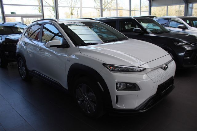 Gebraucht Hyundai Kona Style 150 kW (204 PS) 2020 Weiß SUV