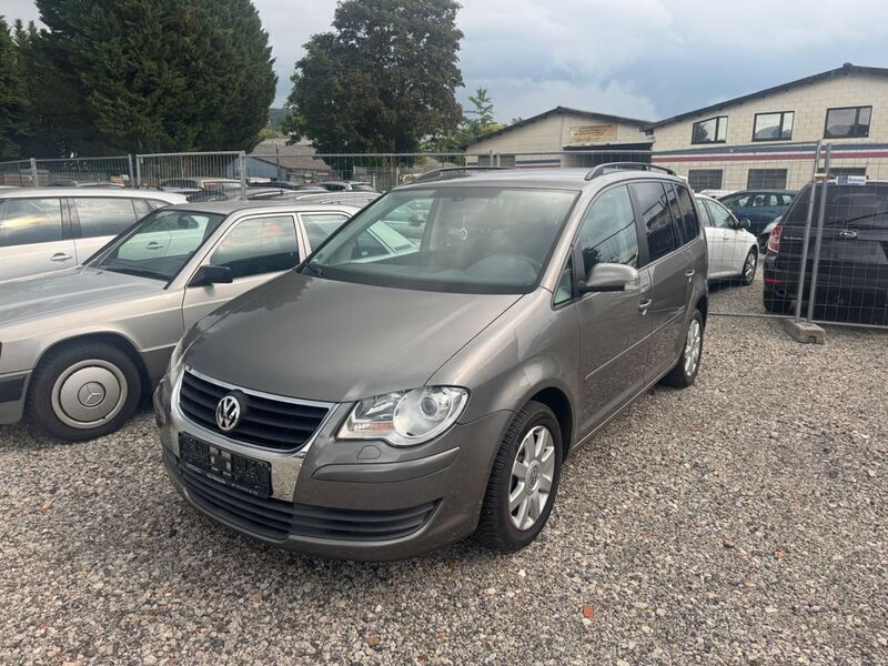 Grau Gebraucht 2008 VW Touran United Van / Kleinbus | 4.300 € (Guter Preis) - Bild 1/4