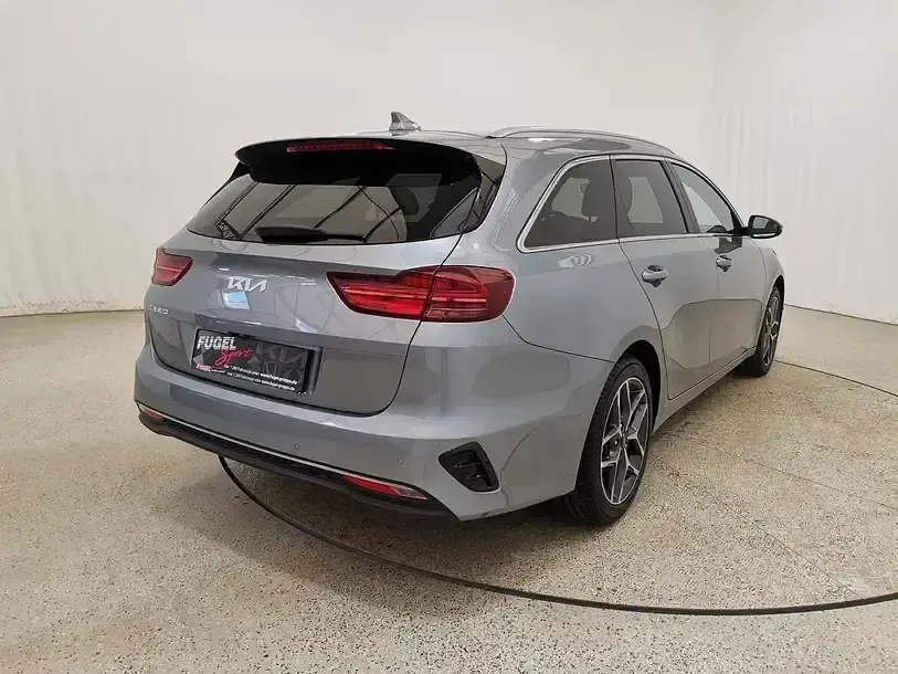 Gebraucht Kia Ceed Sportswagon 160 PS (117 kW) 2023 Lunar silber met. (css) Kombi