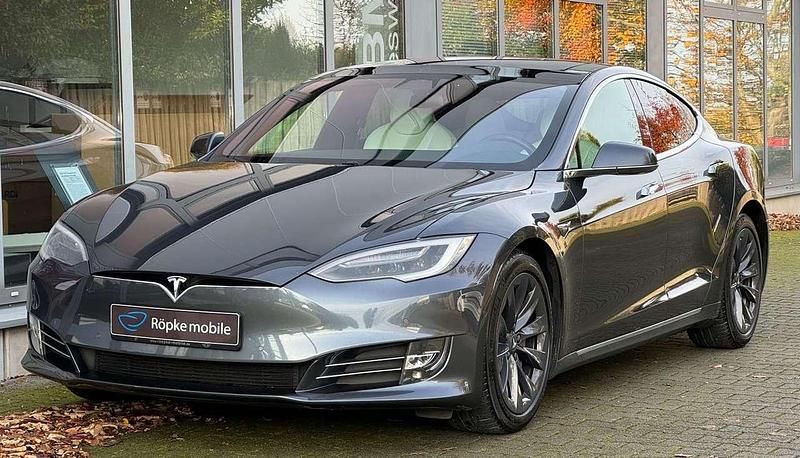 Midnight silver Gebraucht 2018 Tesla Model S Limousine | 31.890 € (Teuer) - Bild 1/4