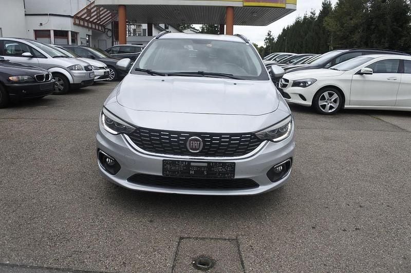 Gebraucht Fiat Tipo Lounge 120 PS (88 kW) 2017 Silber Limousine