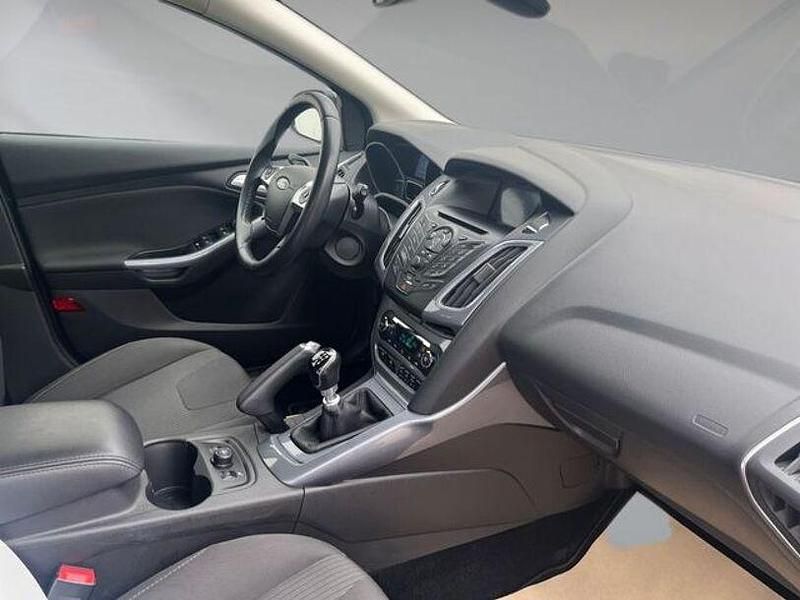 Gebraucht Ford Focus Titanium 125 PS (91 kW) 2014 Midnight skygrau metallic Kombi
