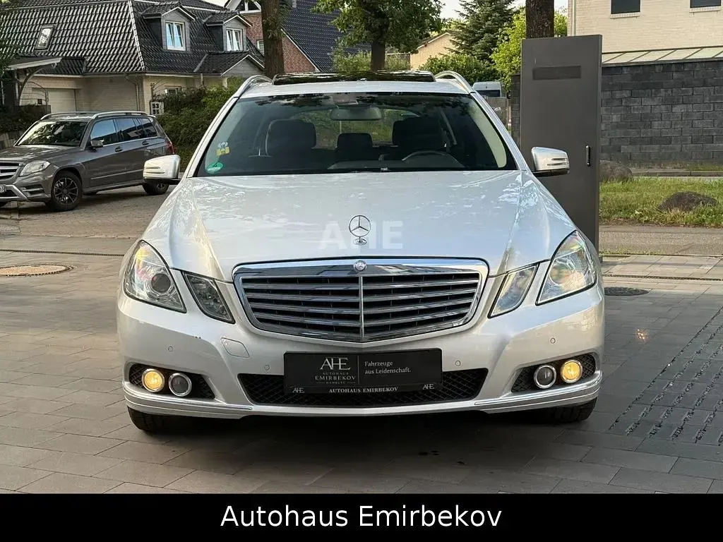 Gebraucht Mercedes E220 170 PS (125 kW) 2011 Silber Limousine
