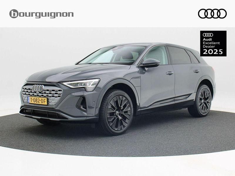 Grau Gebraucht 2023 Audi Q8 e-tron SUV | 46.500 € (Superpreis) - Bild 1/4