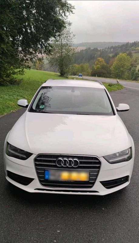 Weiß Gebraucht 2013 Audi A4 Kombi | 5.500 € (Guter Preis) - Bild 1/4