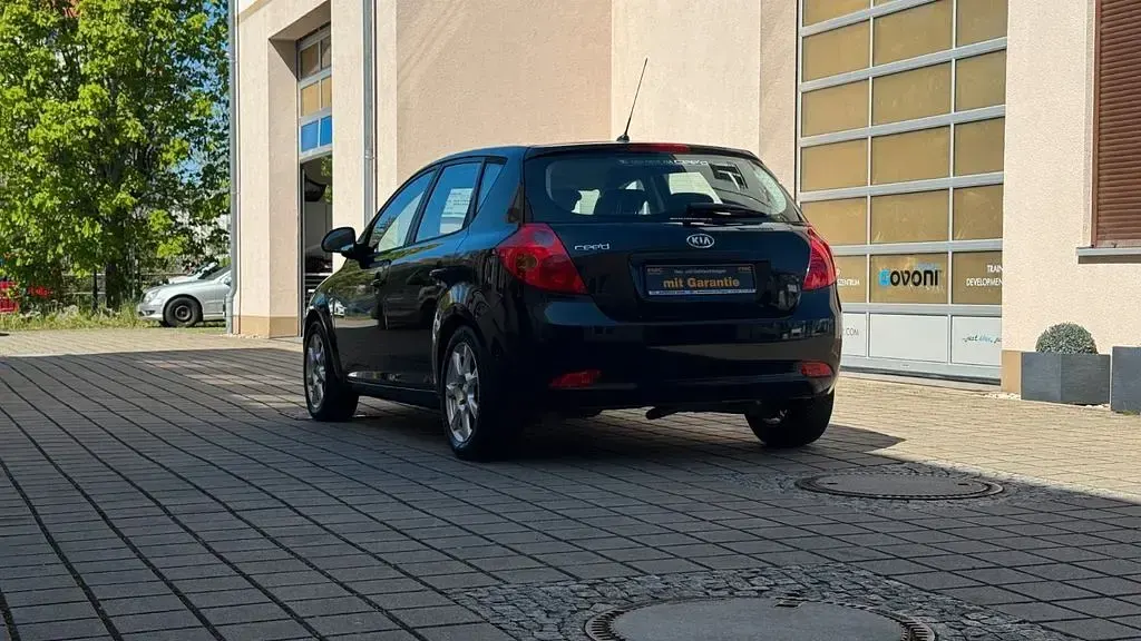 Usata Kia Ceed 122 CV (89 kW) 2008 Nero Utilitaria
