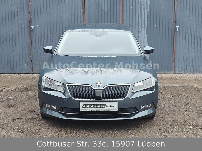 Gebraucht Skoda Superb Style 190 PS (139 kW) 2016 Grau Limousine