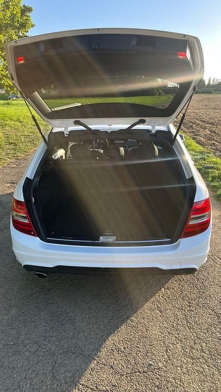 Gebraucht Mercedes C250 204 PS (150 kW) 2012 Weiß Kombi