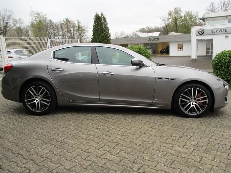 Gebraucht Maserati Ghibli GranLusso 349 PS (256 kW) 2021 Grau Coupé