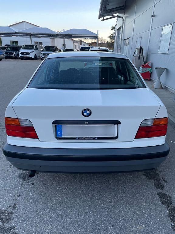 Gebraucht BMW 316 99 PS (72 kW) 1992 Weiß Limousine